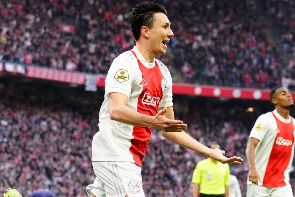 Bantai PSV Eindhoven, Ajax Amsterdam Kian Perkasa di Puncak Klasemen Eredivisie