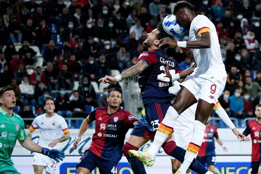 Hasil Pertandingan Cagliari vs AS Roma: Skor 1-2 Hasil Pertandingan Cagliari vs AS Roma: Skor 1-2