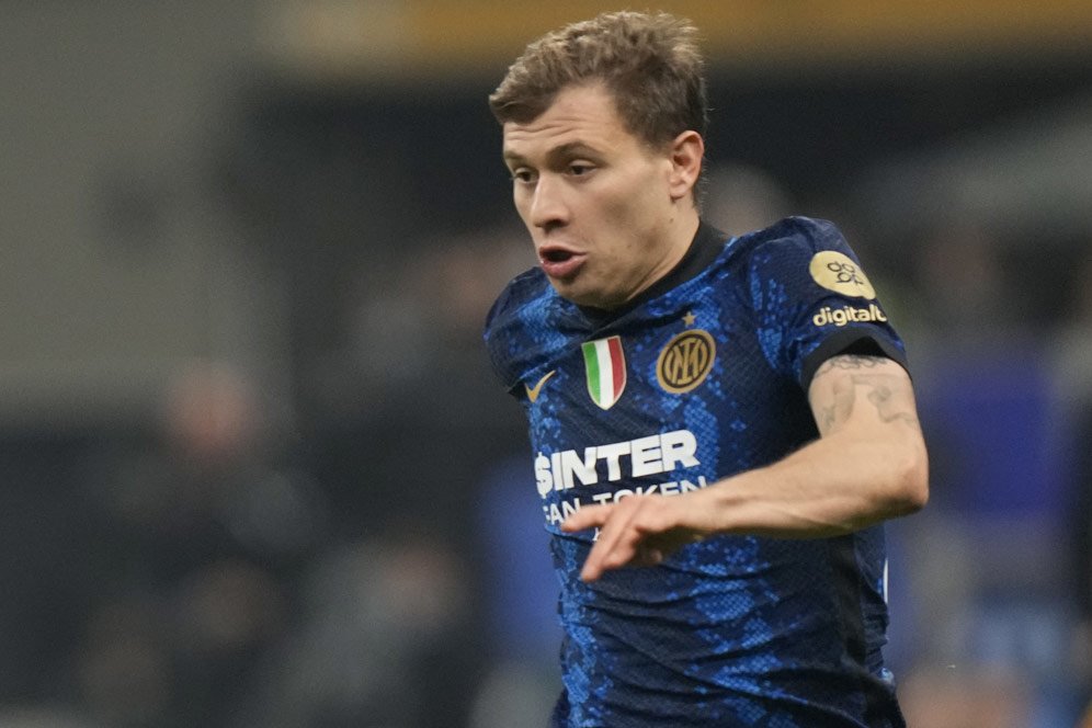 Tolak MU dan Tottenham, Nicolo Barella Resmi Perpanjang Kontrak di Inter Milan