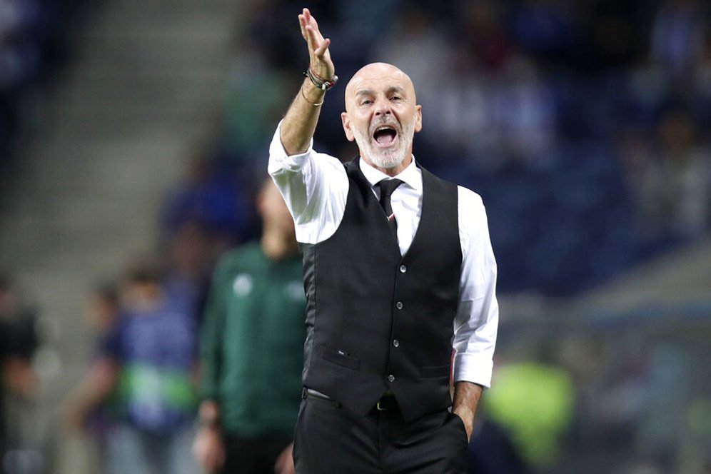 Bersama AC Milan, Stefano Pioli Ingin Beraksi 100 Kali Lagi!