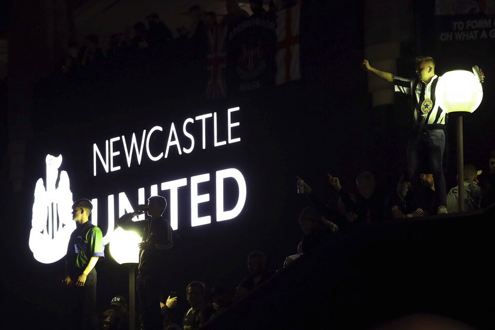 Newcastle Mendadak Kaya, Banjir Ajakan Hijrah buat Fans Barcelona dan Arsenal