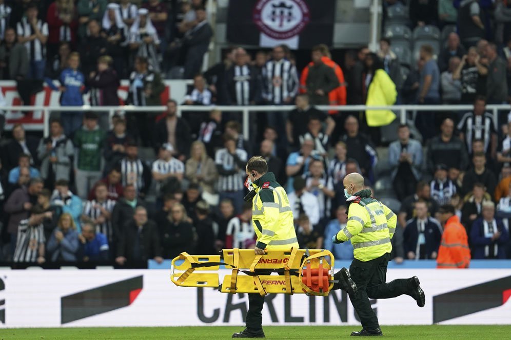 Sergio Reguilon, Saksi dan Pembisik Wasit Kondisi 'Darurat Medis' di Markas Newcastle Sergio Reguilon, Saksi dan Pembisik Wasit Kondisi 'Darurat Medis' di Markas Newcastle