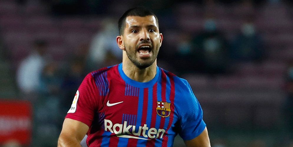 Kenapa aguero belum main di barcelona