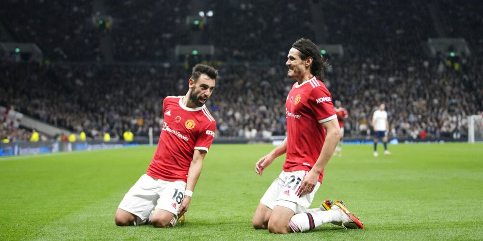 Buruan Lepas Deh! Cavani Diklaim Sudah Nggak Bahagia di Manchester United