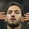 Balasan, Ultras AC Milan Serang Hakan Calhanoglu dan Singgung Masalah Rumah Tangga