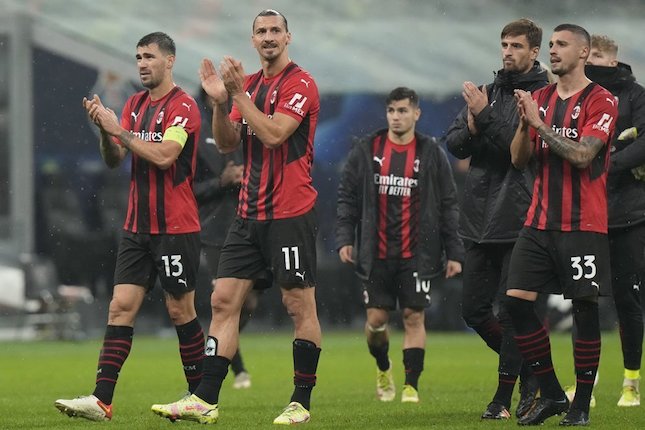 Reaksi pemain AC Milan usai duel melawan Porto di babak matchday keempat Grup B Liga Champions 2021/2022 (c) AP Photo