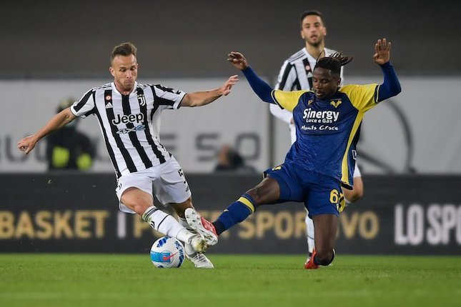 Gelandang Juventus, Arthur Melo (kiri). (c) Juventus FC