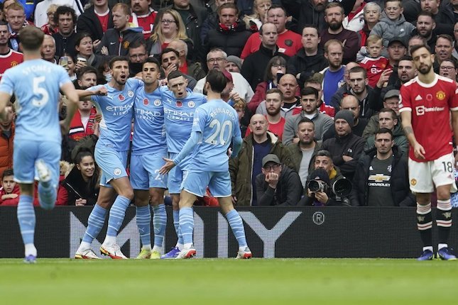 Manchester City usai mencetak gol ke gawang Manchester United pada laga pekan ke-11 Premier League musim 2021/2022 (c) AP Photo