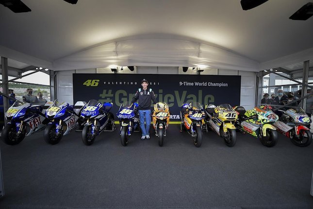 Rossi, Lorenzo, dan Spies Juga Dapat Motor Juara dari Yamaha