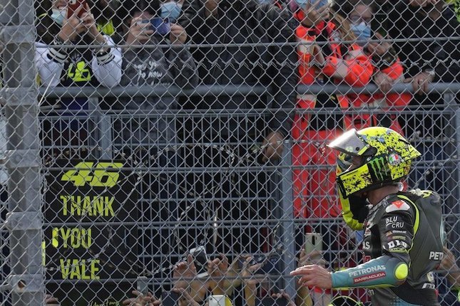 Valentino Rossi (c) AP Photo