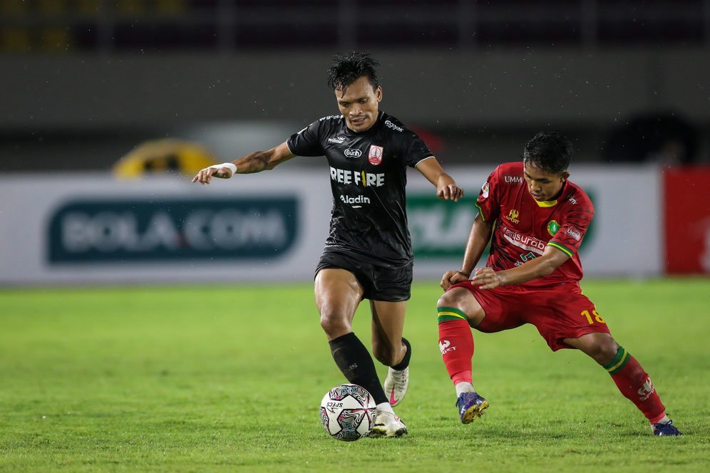 Ferdinand Sinaga Langsung Dimainkan dalam Laga Persebaya vs Porprov Sidoarjo, Aji Santoso Ungkap Alasannya