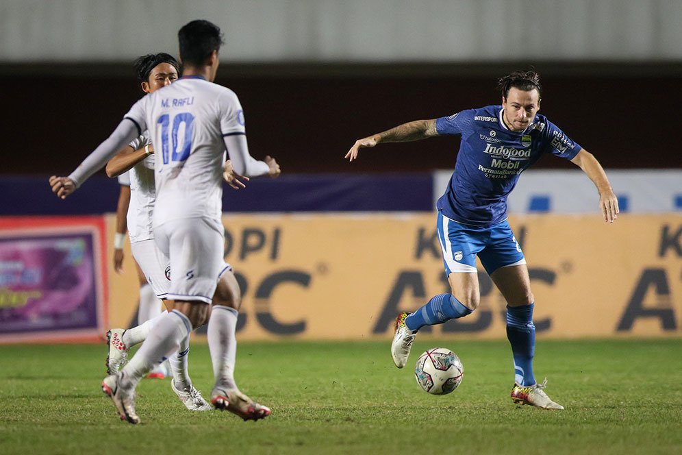 CEO PSIS Semarang Bikin Heboh Usai Unggah Foto Gelandang Persib Marc Klok