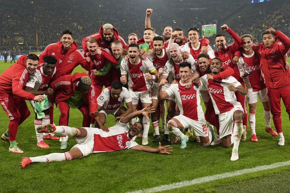 Daftar 4 Tim yang Lolos Babak 16 Besar Liga Champions: Ajax dan Bayern Gokil Abis!