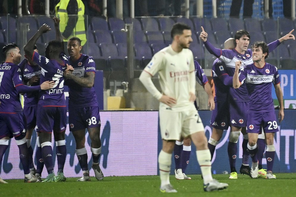 Fiorentina Unggul Hampir Segalanya, Vlahovic Menggila, dan AC Milan Akhirnya Kalah Juga