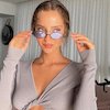 Neta Alchimister: Ketika sang Supermodel Jatuh ke Pelukan Seorang Pesepak Bola