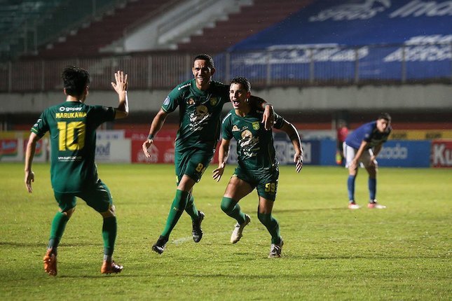 BRI Liga 1: Kejelian Aji Santoso Meramu Taktik Bikin Persib Bandung Tak Berkutik