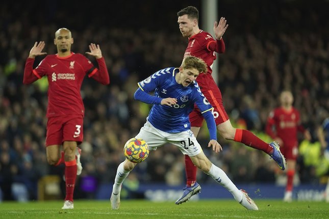 Andy Robertson Jawab Kritik