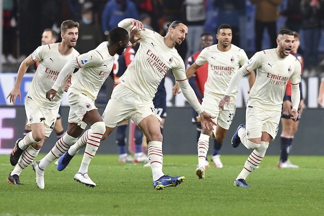 Zlatan Ibrahimovic merayakan golnya di laga Genoa vs AC Milan di giornata ke-15 Serie A 2021-22 di Luigi Ferraris, Kamis (02/11/2021) dini hari WIB. (c) LaPresse via AP Photo