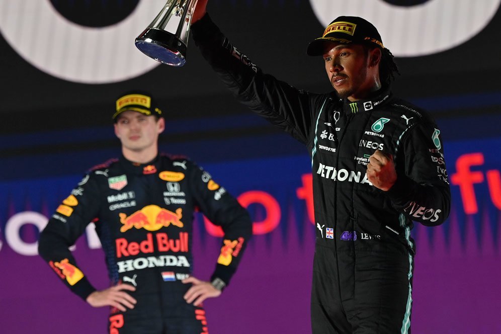 Lewis Hamilton Masukkan Max Verstappen ke Daftar Rival yang 'Suka Kelewat Batas' Lewis Hamilton Masukkan Max Verstappen ke Daftar Rival yang 'Suka Kelewat Batas'
