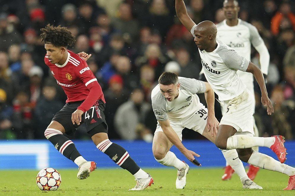 Masalah di Lini Tengah Manchester United? Wonderkid Ini Bisa Jadi Solusinya Masalah di Lini Tengah Manchester United? Wonderkid Ini Bisa Jadi Solusinya