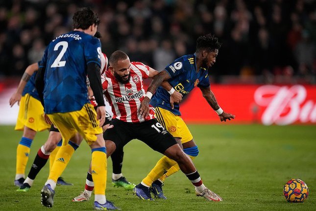 Aksi Fred di laga Brentford vs Manchester United, Premier League 2021/22 (c) AP Photo