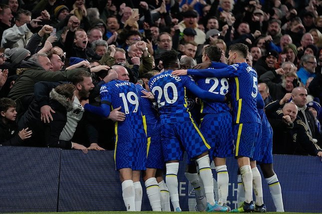 Skuad Chelsea merayakan gol Thiago Silva ke gawang Tottenham, Premier League 2021/22 (c) AP Photo