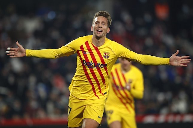 Penyerang Barcelona, Luuk de Jong, usai mencetak gol ke gawang Granada pada pekan ke-20 La Liga 2021/2022 (c) AP Photo