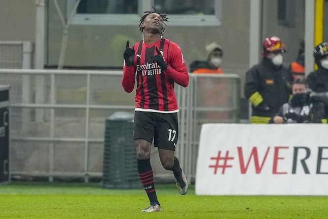 Rafael Leao merayakan golnya ke gawang Genoa di laga babak 16 besar Coppa Italia di San Siro, Jumat (14/01/202) dini hari WIB. (c) AP Photo