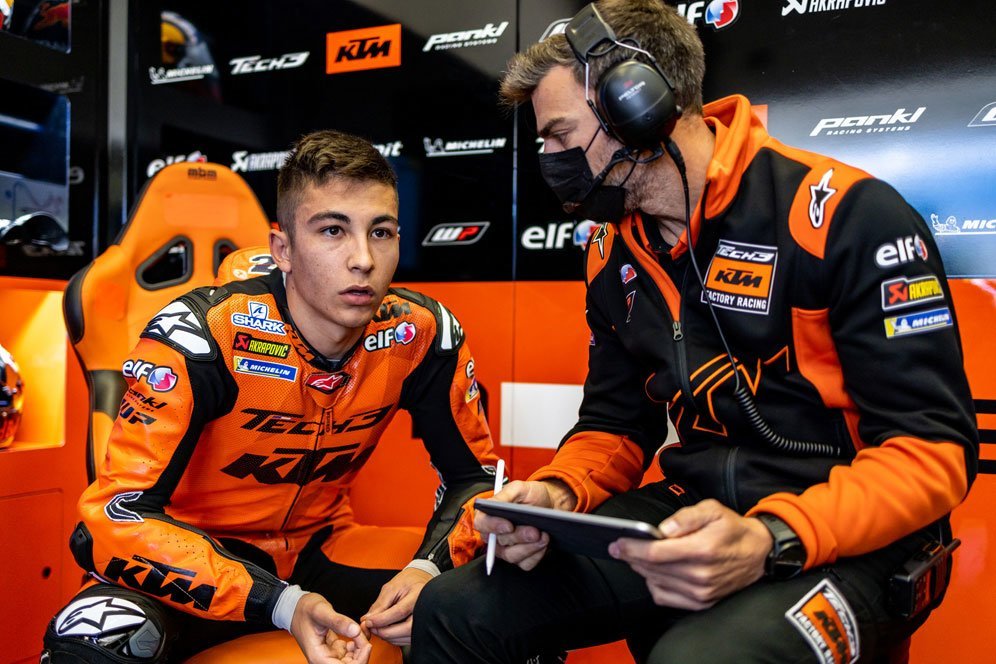 Kolaborasi Jeblok, KTM Menyesal Paksa Raul Fernandez Bela Tech 3 di MotoGP