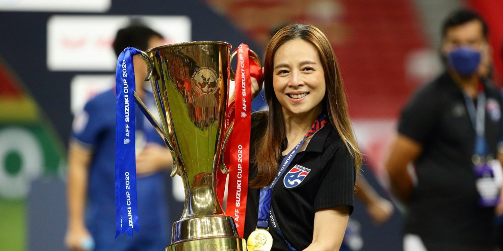 Totalitas Madam Pang untuk Timnas Thailand: Dari Bonus Besar Hingga Pulangkan Tim dengan Jet Pribadi
