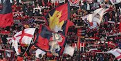 Sampdoria Degradasi, Tifosi Genoa Pesta Flare dan Kembang Api! Sampdoria Degradasi, Tifosi Genoa Pesta Flare dan Kembang Api!