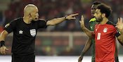 Berikan Kartu dan Peluit, Wasit Final Piala Afrika ke Mohamed Salah: Mau Jadi Wasit?