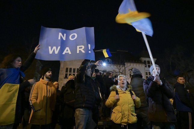 Aksi unjuk rasa menolak perang Rusia-Ukraina digelar di berbagai penjuru dunia (c) AP Photo