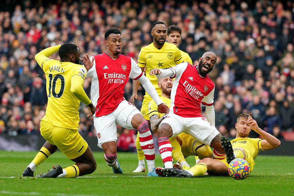 Kemenangan Arsenal: Wasit Agak Aneh, tapi Smith Rowe-Saka Super!