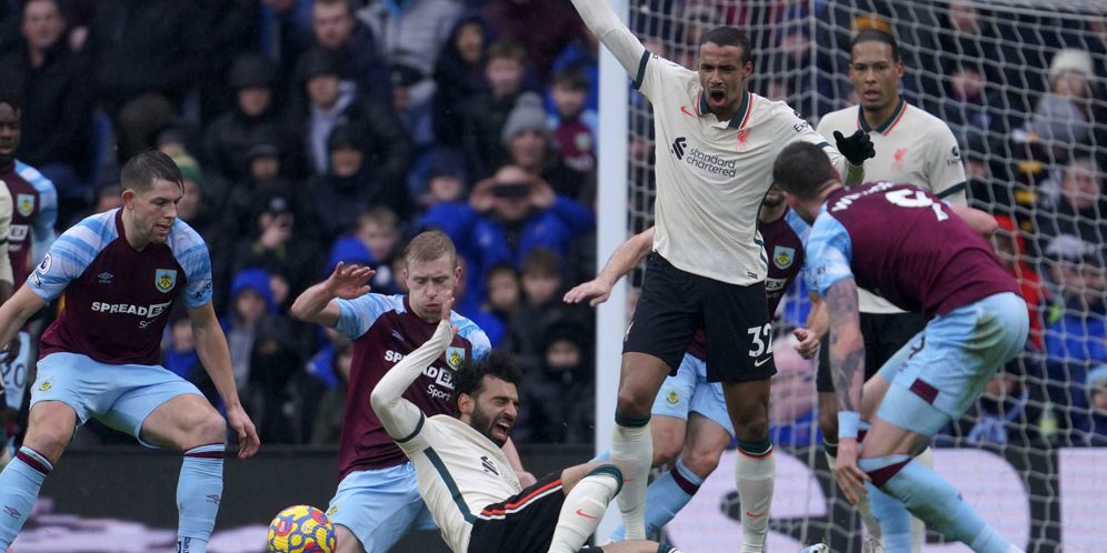 Liverpool Bekuk Burnley, Netizen: Jelek, Jangan Kayak Gini Lawan Inter, Fabinho Rasa Ronaldo!