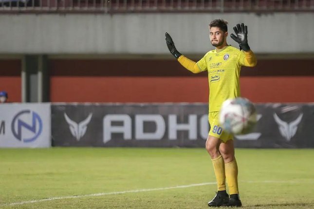 Kiper Arema FC, Adilson Maringa. (c) Bola.com/Bagaskara Lazuardi