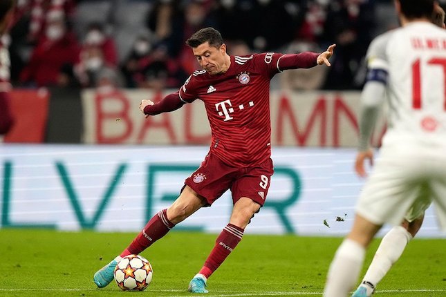 Aksi Robert Lewandowski di laga Bayern Munchen vs Salzburg, Liga Champions 2021/22 (c) AP Photo