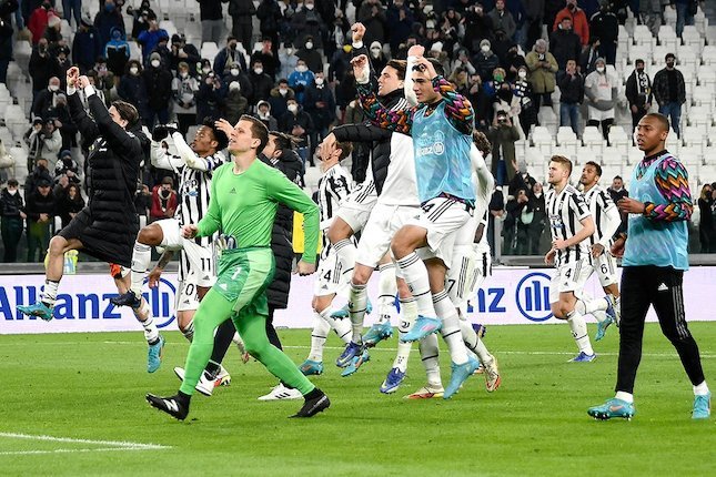 Selebrasi pemain Juventus usai mengalahkan Spezia dalam laga lanjutan Serie A hari Senin (7/3/2022). (c) AP Photo