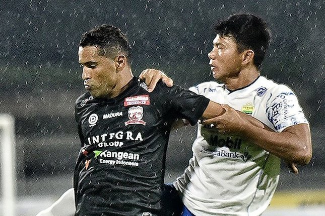 Persib Bandung Jamu Madura United