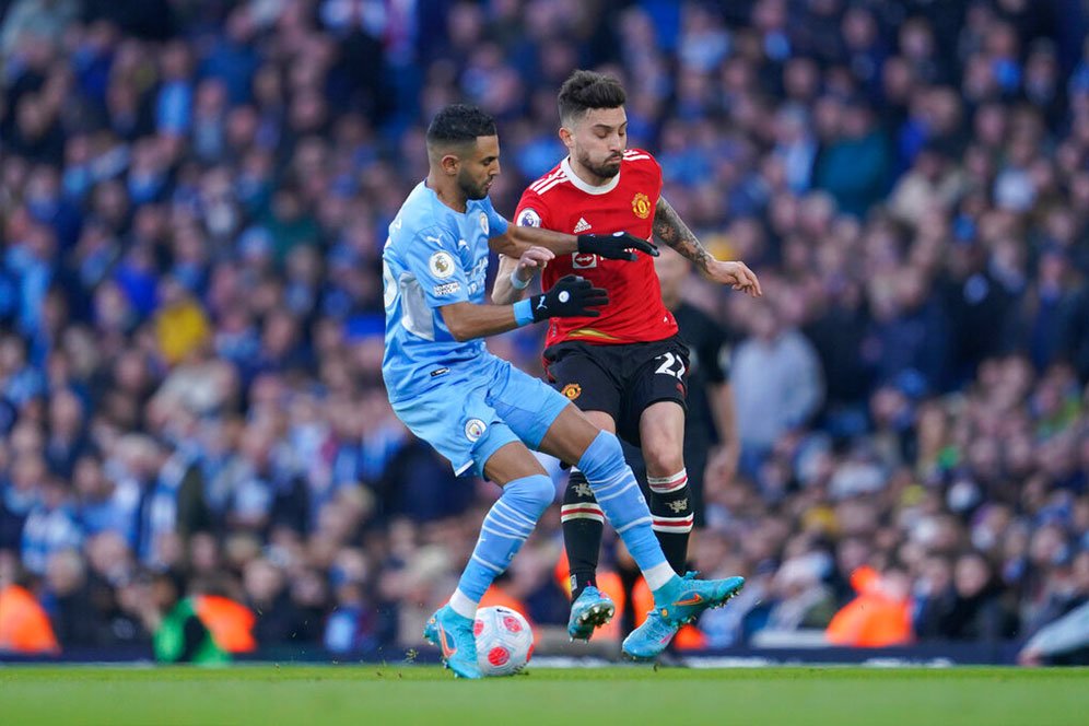 Alex Telles Enjoy Harus Bersaing dengan Luke Shaw di MU