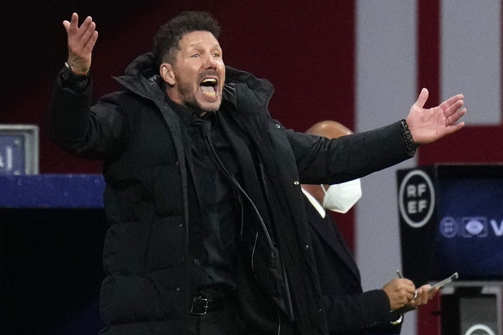 Diego Simeone si Pilih-Pilih Kalau Berjabat Tangan