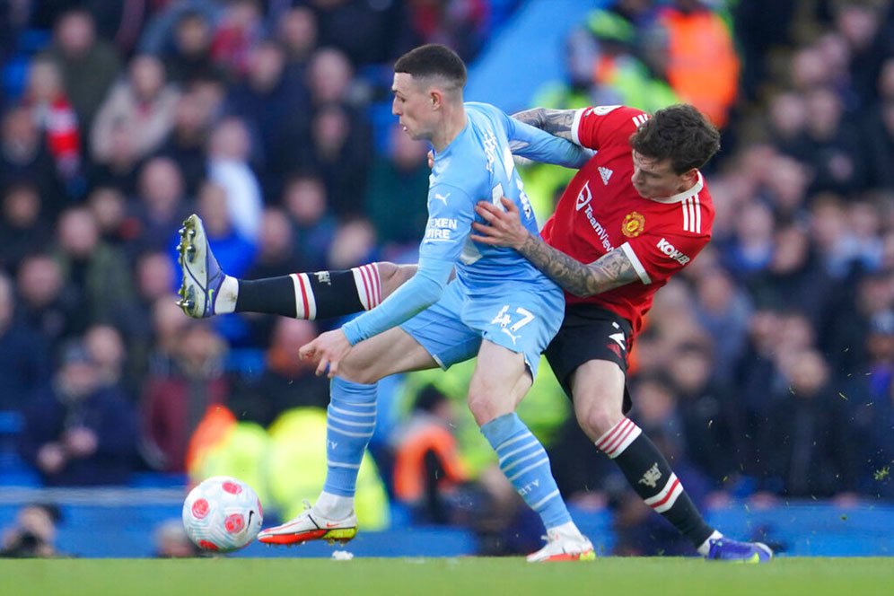 Atletico Madrid Coba Bajak Victor Lindelof dari Manchester United