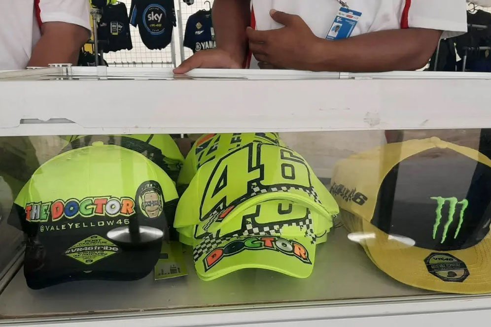 Penonton MotoGP Mandalika Tak Seramai Buriram-Sepang, Merchandise Valentino Rossi Kurang Laris