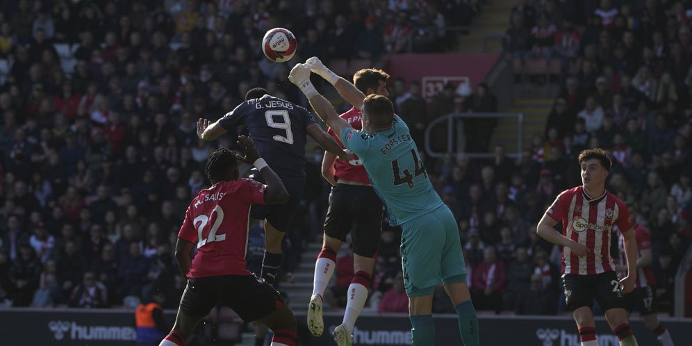 Suara Fans Usai Manchester City Gilas Southampton: Grealish Dikritik, MU Disenggol