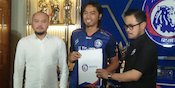 Gabung Arema FC, Andik Rendika Rama Tak Anggap Alfarizi Sebagai Saingan Gabung Arema FC, Andik Rendika Rama Tak Anggap Alfarizi Sebagai Saingan