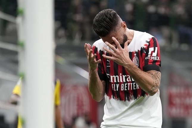 Penyerang AC Milan, Olivier Giroud, pada laga Serie A musim 2021/2022 (c) AP Photo