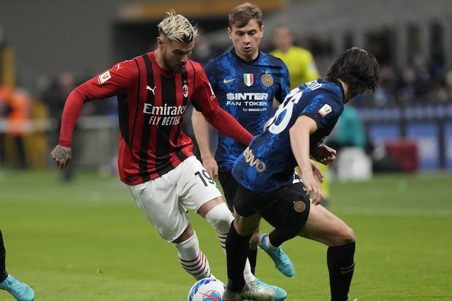 Duel Inter Milan vs AC Milan pada leg kedua semifinal Coppa Italia di Giuseppe Meazza, Rabu (20/4/2022) dini hari WIB. (c) AP Photo