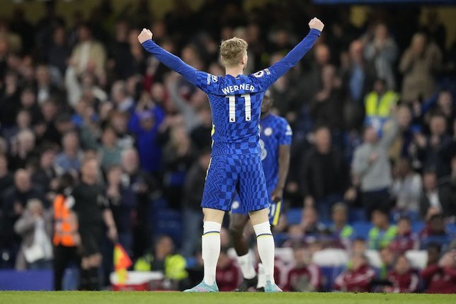 Selebrasi gol pemain Chelsea Timo Werner ke gawang Arsenal dalam lanjutan Premier League di Stamford Bridge, Kamis (21/4/2022) dini hari WIB. (c) AP Photo