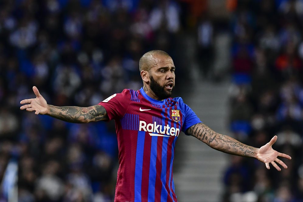 Kontrak di Barcelona Setengah Bulan Lagi Habis, Dani Alves Mulai Resah