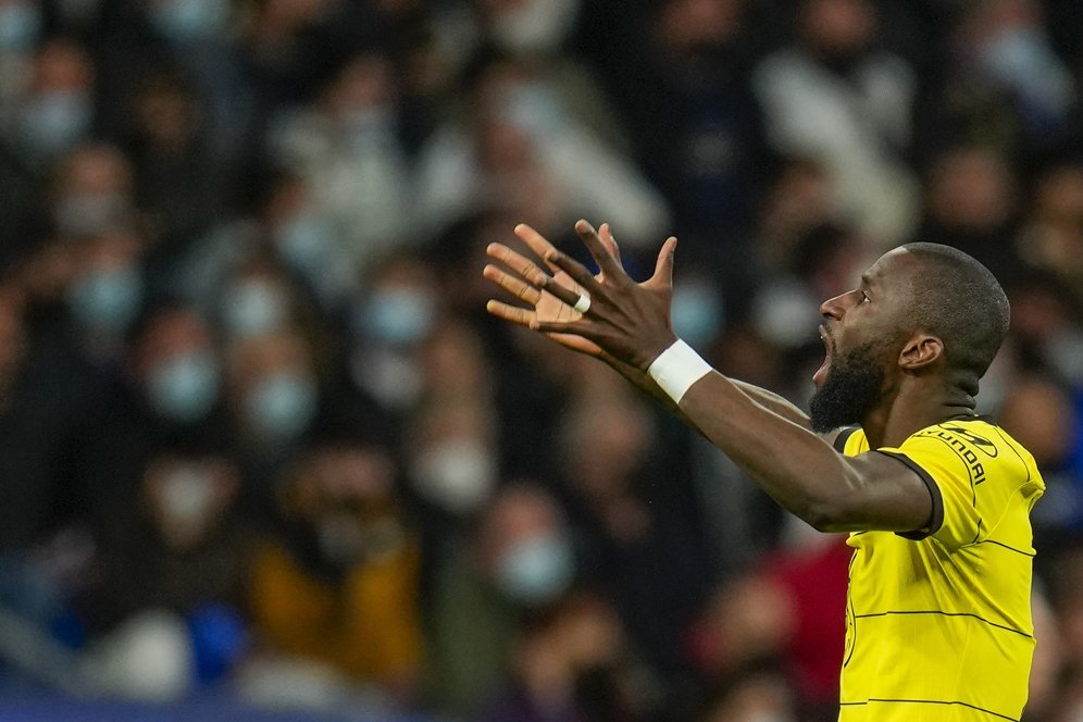 Niat Hati Ingin Menghibur, David Alaba Malah Diusir oleh Antonio Rudiger